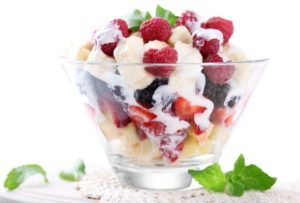 Fruit met yoghurt en haver
