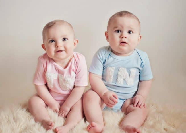 zwangere tweeling van IVF