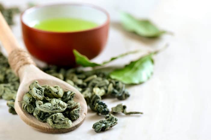 de voordelen van groene thee voor reuma