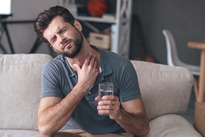 waarom is de griep gemarkeerd door pijn in te slikken