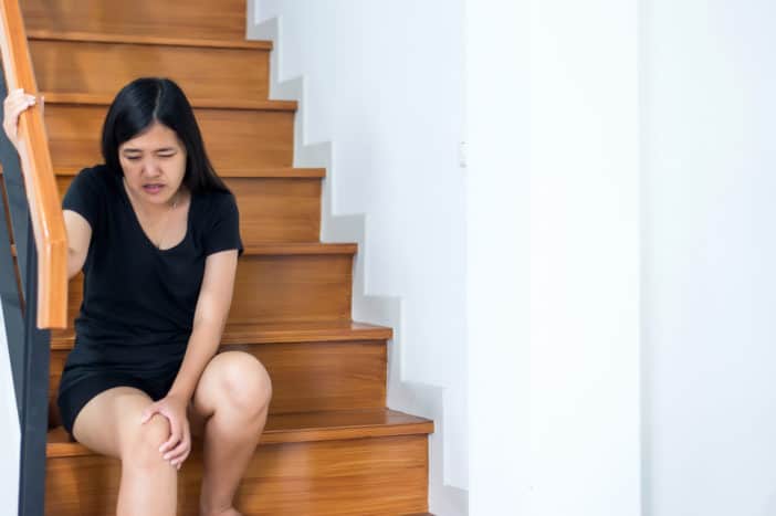 knie doet pijn bij het traplopen