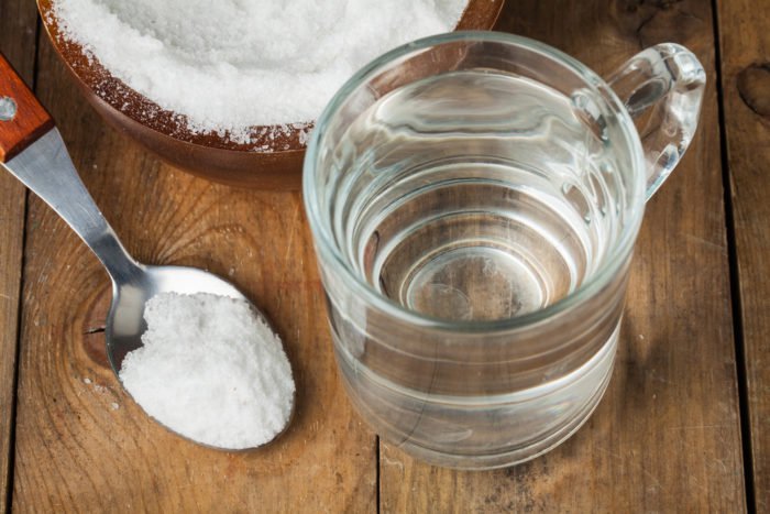 de voordelen van zout water voor de mondgezondheid