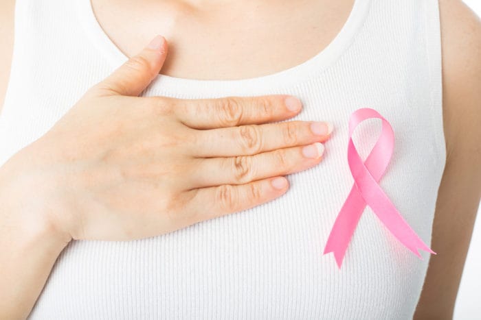 de kenmerken van borstkanker is het eerste kenmerk van borstkanker, een kenmerk van borstkankerknobbels, de oorzaak van borstkanker, een kenmerk van borstkanker in een vroeg stadium