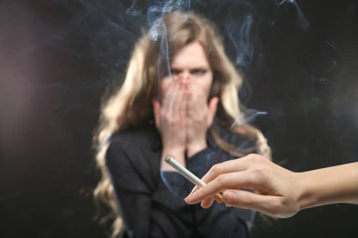 gevaar voor sigarettenrook voor passieve rokers